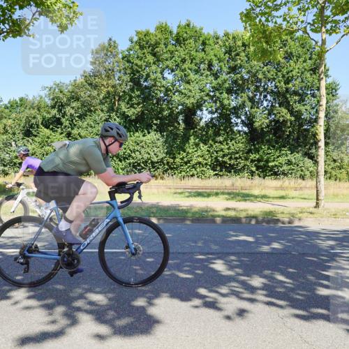 09.08.2026 - GEWOBA Citytriathlon Bremen Michael Burmester http://msf.ph/oto/9961473 09.08.2026 13:15:27 Radfahren 673, 727, 834, 844, 918, 1113, 1126 meine-sportfotos.de