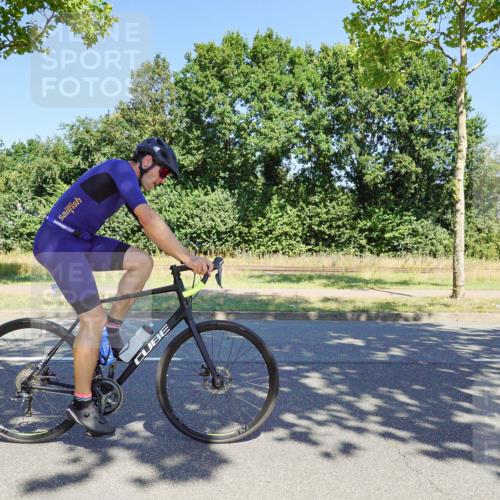 09.08.2026 - GEWOBA Citytriathlon Bremen Michael Burmester http://msf.ph/oto/9961476 09.08.2026 13:15:31 Radfahren 673, 727, 834, 844, 918, 1113 meine-sportfotos.de