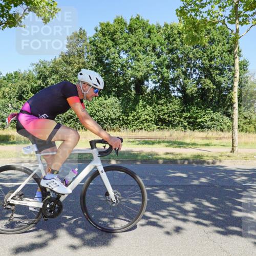 09.08.2026 - GEWOBA Citytriathlon Bremen Michael Burmester http://msf.ph/oto/9961483 09.08.2026 13:15:46 Radfahren 637, 809, 844, 888, 954 meine-sportfotos.de