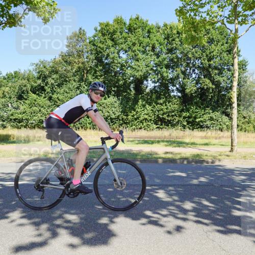 09.08.2026 - GEWOBA Citytriathlon Bremen Michael Burmester http://msf.ph/oto/9961485 09.08.2026 13:15:51 Radfahren 637, 809, 888, 954 meine-sportfotos.de