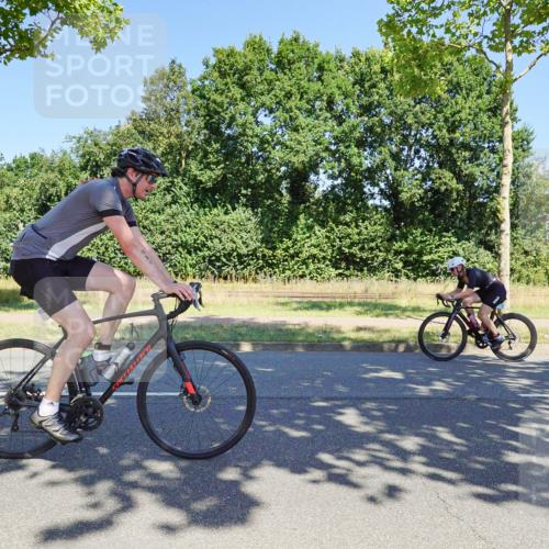 09.08.2026 - GEWOBA Citytriathlon Bremen Michael Burmester http://msf.ph/oto/9961497 09.08.2026 13:16:34 Radfahren 733, 780, 886, 976, 998 meine-sportfotos.de