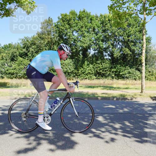 09.08.2026 - GEWOBA Citytriathlon Bremen Michael Burmester http://msf.ph/oto/9961506 09.08.2026 13:17:02 Radfahren 564, 603, 942, 1101 meine-sportfotos.de