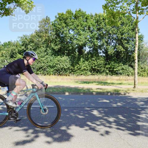 09.08.2026 - GEWOBA Citytriathlon Bremen Michael Burmester http://msf.ph/oto/9961508 09.08.2026 13:17:04 Radfahren 564, 603, 942, 1101 meine-sportfotos.de