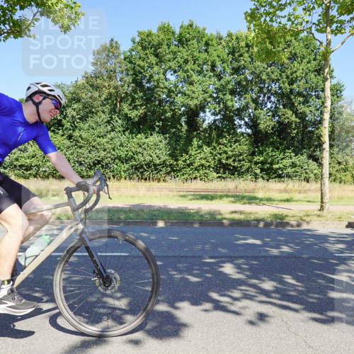 09.08.2026 - GEWOBA Citytriathlon Bremen Michael Burmester http://msf.ph/oto/9961509 09.08.2026 13:17:08 Radfahren 564, 603, 942, 1101 meine-sportfotos.de