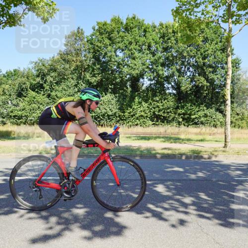 09.08.2026 - GEWOBA Citytriathlon Bremen Michael Burmester http://msf.ph/oto/9961514 09.08.2026 13:17:22 Radfahren 931, 1109 meine-sportfotos.de