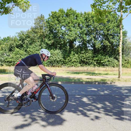 09.08.2026 - GEWOBA Citytriathlon Bremen Michael Burmester http://msf.ph/oto/9961516 09.08.2026 13:17:28 Radfahren 930, 931, 1109 meine-sportfotos.de