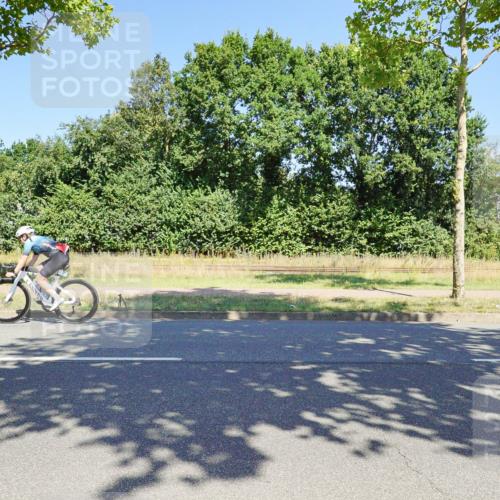 09.08.2026 - GEWOBA Citytriathlon Bremen Michael Burmester http://msf.ph/oto/9961541 09.08.2026 13:18:39 Radfahren 800, 956, 1159 meine-sportfotos.de