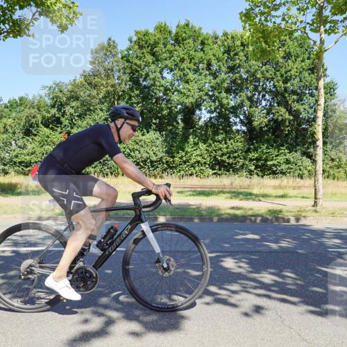 09.08.2026 - GEWOBA Citytriathlon Bremen Michael Burmester http://msf.ph/oto/9961542 09.08.2026 13:18:41 Radfahren 800, 956, 1115, 1159 meine-sportfotos.de