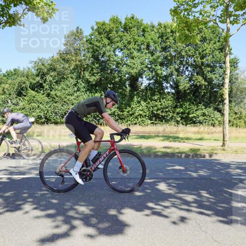 09.08.2026 - GEWOBA Citytriathlon Bremen Michael Burmester http://msf.ph/oto/9961554 09.08.2026 13:19:06 Radfahren 626, 753, 797, 870, 915, 1123 meine-sportfotos.de