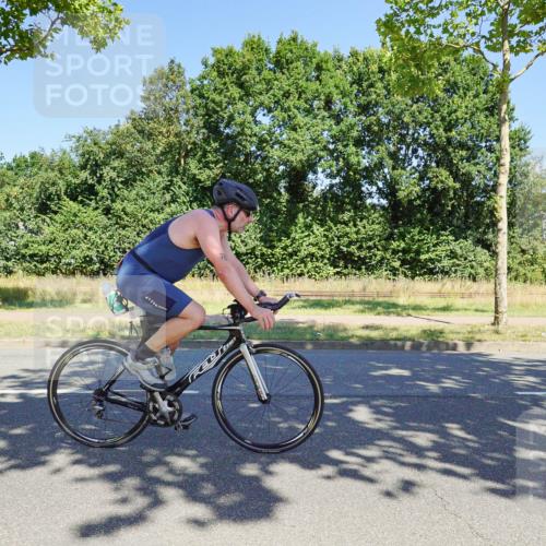 09.08.2026 - GEWOBA Citytriathlon Bremen Michael Burmester http://msf.ph/oto/9961568 09.08.2026 13:19:40 Radfahren 693, 785, 813, 944, 1014, 1107 meine-sportfotos.de