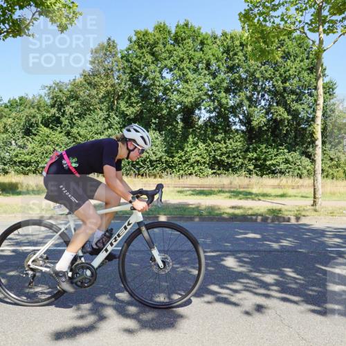 09.08.2026 - GEWOBA Citytriathlon Bremen Michael Burmester http://msf.ph/oto/9961575 09.08.2026 13:20:02 Radfahren 656, 817, 923, 940 meine-sportfotos.de