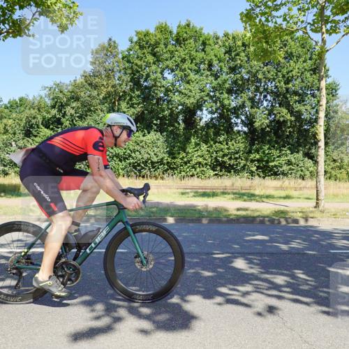 09.08.2026 - GEWOBA Citytriathlon Bremen Michael Burmester http://msf.ph/oto/9961616 09.08.2026 13:23:01 Radfahren 779, 828, 1106 meine-sportfotos.de