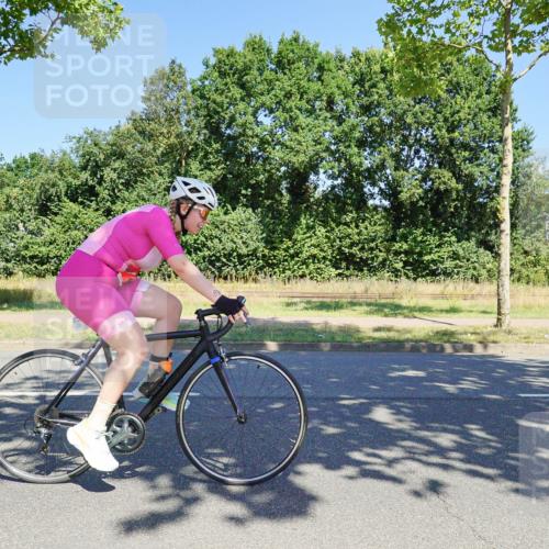 09.08.2026 - GEWOBA Citytriathlon Bremen Michael Burmester http://msf.ph/oto/9961642 09.08.2026 13:24:05 Radfahren 881, 891, 898, 945, 974 meine-sportfotos.de