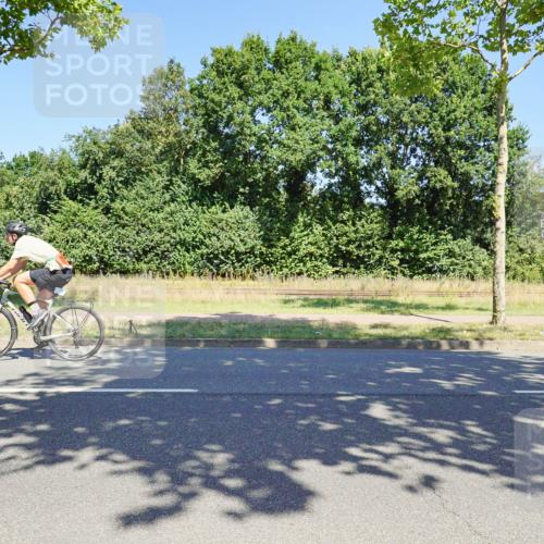 09.08.2026 - GEWOBA Citytriathlon Bremen Michael Burmester http://msf.ph/oto/9961645 09.08.2026 13:24:11 Radfahren 881, 891, 917, 945, 974, 1120 meine-sportfotos.de