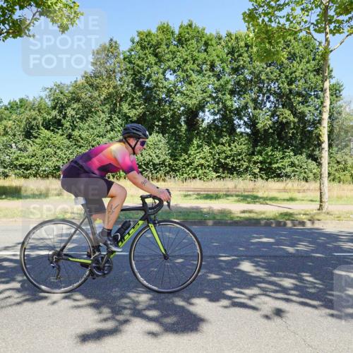 09.08.2026 - GEWOBA Citytriathlon Bremen Michael Burmester http://msf.ph/oto/9961651 09.08.2026 13:24:29 Radfahren 873, 908, 917, 1020, 1120 meine-sportfotos.de