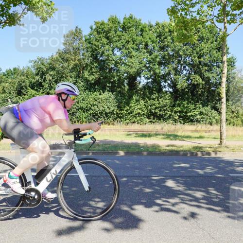 09.08.2026 - GEWOBA Citytriathlon Bremen Michael Burmester http://msf.ph/oto/9961658 09.08.2026 13:24:49 Radfahren 885, 969, 1102 meine-sportfotos.de