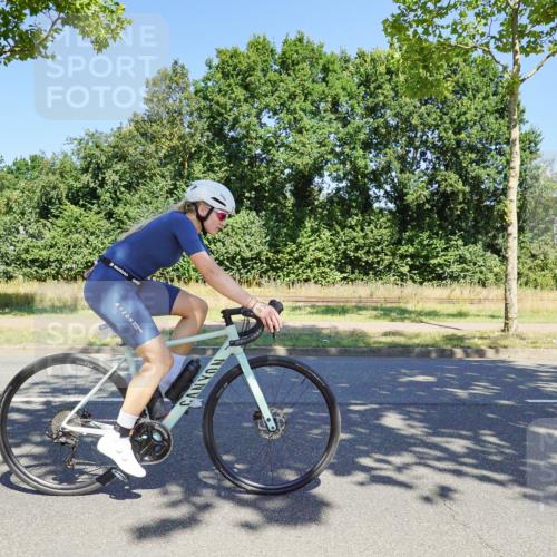 09.08.2026 - GEWOBA Citytriathlon Bremen Michael Burmester http://msf.ph/oto/9961670 09.08.2026 13:25:21 Radfahren 856, 922, 936, 958, 1108 meine-sportfotos.de