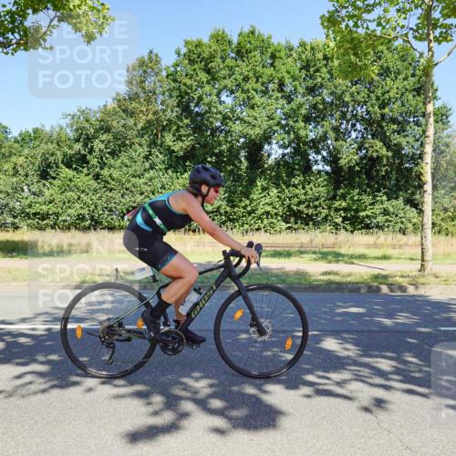 09.08.2026 - GEWOBA Citytriathlon Bremen Michael Burmester http://msf.ph/oto/9961674 09.08.2026 13:25:44 Radfahren 811, 830, 962, 996 meine-sportfotos.de