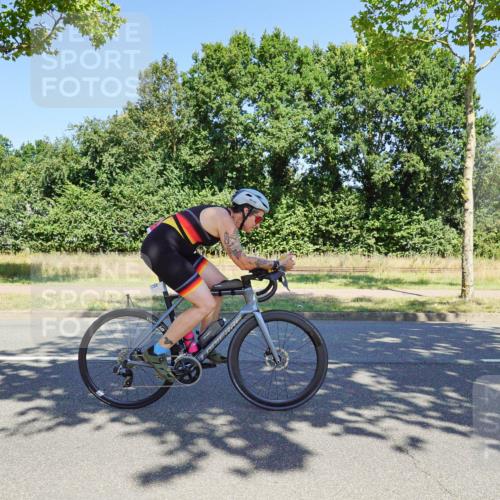 09.08.2026 - GEWOBA Citytriathlon Bremen Michael Burmester http://msf.ph/oto/9961675 09.08.2026 13:25:47 Radfahren 811, 830, 962, 996 meine-sportfotos.de