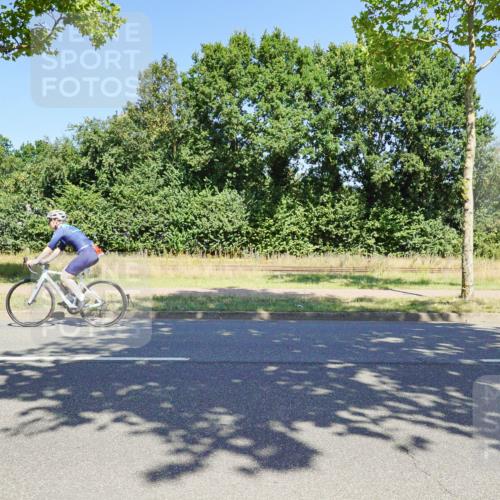 09.08.2026 - GEWOBA Citytriathlon Bremen Michael Burmester http://msf.ph/oto/9961679 09.08.2026 13:26:44 Radfahren 959 meine-sportfotos.de