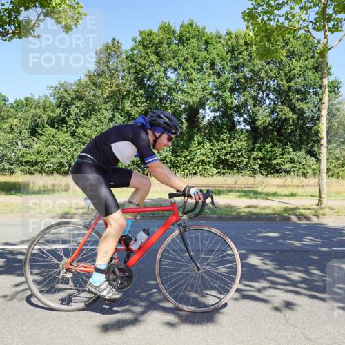 09.08.2026 - GEWOBA Citytriathlon Bremen Michael Burmester http://msf.ph/oto/9961684 09.08.2026 13:27:31 Radfahren 927, 1149 meine-sportfotos.de