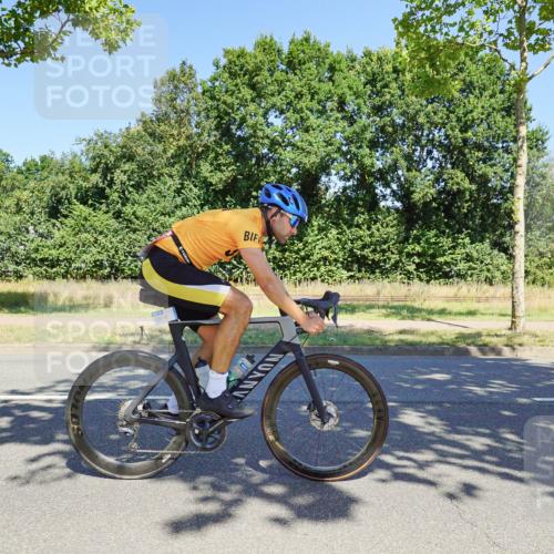 09.08.2026 - GEWOBA Citytriathlon Bremen Michael Burmester http://msf.ph/oto/9961687 09.08.2026 13:27:54 Radfahren 877 meine-sportfotos.de