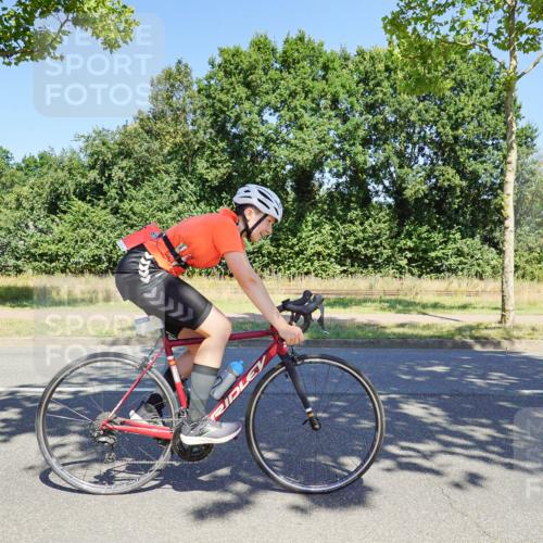 09.08.2026 - GEWOBA Citytriathlon Bremen Michael Burmester http://msf.ph/oto/9961705 09.08.2026 13:30:30 Radfahren 905, 963 meine-sportfotos.de