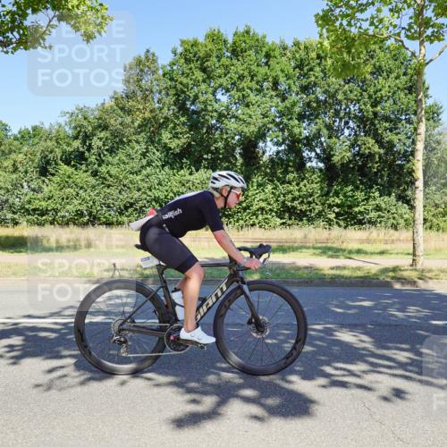09.08.2026 - GEWOBA Citytriathlon Bremen Michael Burmester http://msf.ph/oto/9961720 09.08.2026 13:32:12 Radfahren 993, 1103, 1141 meine-sportfotos.de