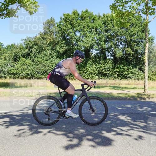 09.08.2026 - GEWOBA Citytriathlon Bremen Michael Burmester http://msf.ph/oto/9961728 09.08.2026 13:32:55 Radfahren 939, 990, 1006 meine-sportfotos.de