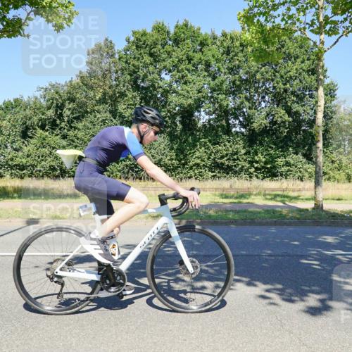 09.08.2026 - GEWOBA Citytriathlon Bremen Michael Burmester http://msf.ph/oto/9961780 09.08.2026 14:08:21 Radfahren 1, 51 meine-sportfotos.de