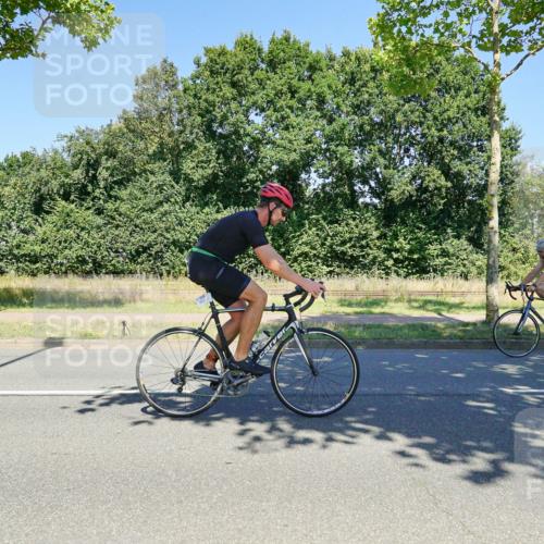 09.08.2026 - GEWOBA Citytriathlon Bremen Michael Burmester http://msf.ph/oto/9961802 09.08.2026 14:09:17 Radfahren 32, 78, 140, 170, 181, 185, 187, 189 meine-sportfotos.de
