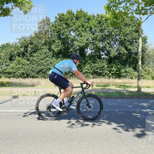 09.08.2026 - GEWOBA Citytriathlon Bremen Michael Burmester http://msf.ph/oto/9961811 09.08.2026 14:09:26 Radfahren 15, 29, 77, 78, 140, 141, 164, 168, 170, 178, 181, 185, 187, 189 meine-sportfotos.de