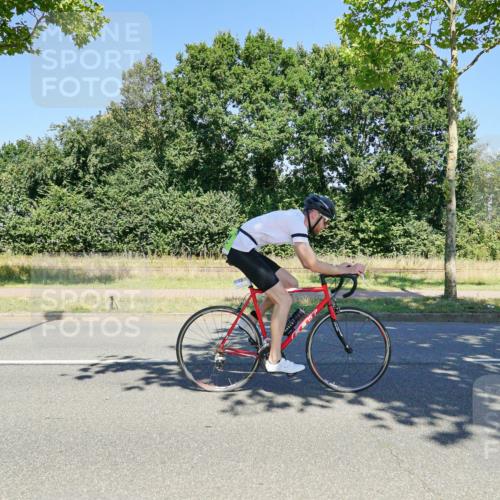 09.08.2026 - GEWOBA Citytriathlon Bremen Michael Burmester http://msf.ph/oto/9961862 09.08.2026 14:11:13 Radfahren 11, 13, 26, 33, 41, 67, 68, 79, 84, 85, 109, 113, 129, 139, 144, 150 meine-sportfotos.de