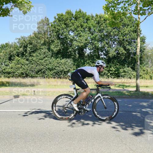 09.08.2026 - GEWOBA Citytriathlon Bremen Michael Burmester http://msf.ph/oto/9961867 09.08.2026 14:11:19 Radfahren 11, 13, 26, 41, 68, 76, 79, 84, 85, 109, 113, 117, 129, 139, 143, 144, 150, 155 meine-sportfotos.de