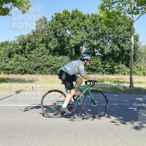 09.08.2026 - GEWOBA Citytriathlon Bremen Michael Burmester http://msf.ph/oto/9961946 09.08.2026 14:13:40 Radfahren 12, 17, 86, 95, 98, 115, 152, 158, 179, 180, 254, 346 meine-sportfotos.de