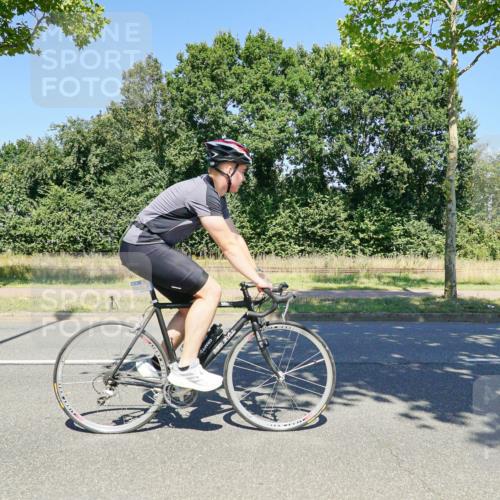 09.08.2026 - GEWOBA Citytriathlon Bremen Michael Burmester http://msf.ph/oto/9961962 09.08.2026 14:14:16 Radfahren 6, 69, 90, 186, 295 meine-sportfotos.de