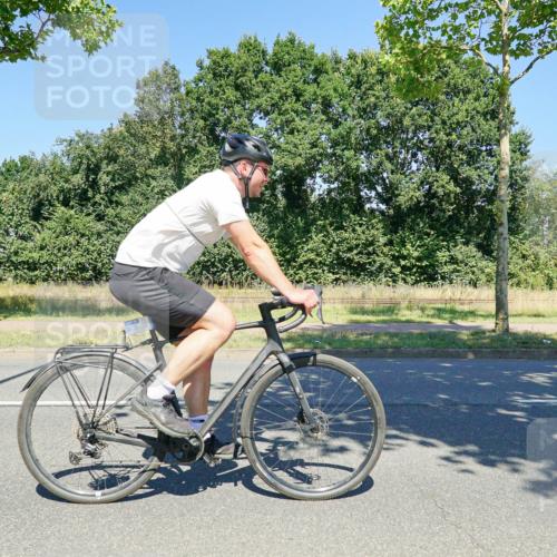 09.08.2026 - GEWOBA Citytriathlon Bremen Michael Burmester http://msf.ph/oto/9961975 09.08.2026 14:14:44 Radfahren 121, 147, 265, 278, 401 meine-sportfotos.de