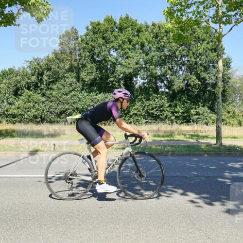 09.08.2026 - GEWOBA Citytriathlon Bremen Michael Burmester http://msf.ph/oto/9962007 09.08.2026 14:15:39 Radfahren 7, 10, 122, 218, 257, 260, 263, 285, 302, 349, 354, 433 meine-sportfotos.de