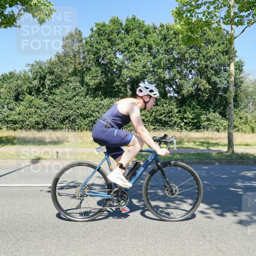 09.08.2026 - GEWOBA Citytriathlon Bremen Michael Burmester http://msf.ph/oto/9962015 09.08.2026 14:15:51 Radfahren 14, 37, 43, 89, 133, 163, 218, 257, 263, 285, 291, 308 meine-sportfotos.de