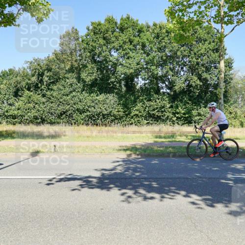 09.08.2026 - GEWOBA Citytriathlon Bremen Michael Burmester http://msf.ph/oto/9962029 09.08.2026 14:16:19 Radfahren 20, 39, 58, 217, 220, 271, 284, 345, 351 meine-sportfotos.de