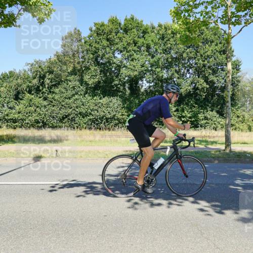09.08.2026 - GEWOBA Citytriathlon Bremen Michael Burmester http://msf.ph/oto/9962068 09.08.2026 14:17:06 Radfahren 42, 106, 211, 395, 396 meine-sportfotos.de