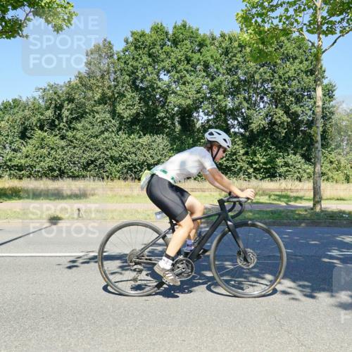 09.08.2026 - GEWOBA Citytriathlon Bremen Michael Burmester http://msf.ph/oto/9962124 09.08.2026 14:18:21 Radfahren 87, 207, 213, 242, 276, 288, 300, 307, 363, 404, 448, 453, 462, 466, 527 meine-sportfotos.de