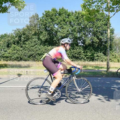 09.08.2026 - GEWOBA Citytriathlon Bremen Michael Burmester http://msf.ph/oto/9962199 09.08.2026 14:19:48 Radfahren 142, 166, 196, 206, 209, 222, 224, 234, 239, 258, 262, 273, 326, 400, 454, 458, 522 meine-sportfotos.de