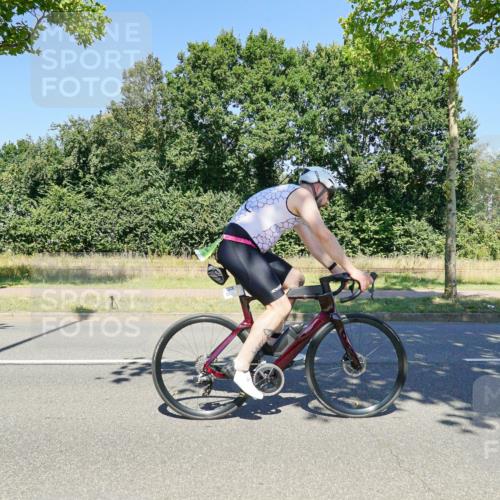 09.08.2026 - GEWOBA Citytriathlon Bremen Michael Burmester http://msf.ph/oto/9962246 09.08.2026 14:20:49 Radfahren 30, 198, 264, 390, 402, 438, 501, 508 meine-sportfotos.de