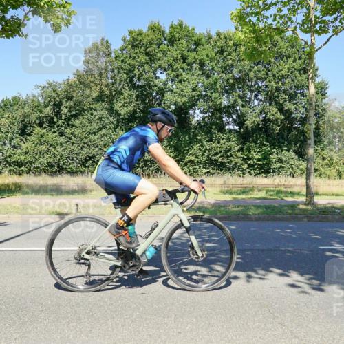 09.08.2026 - GEWOBA Citytriathlon Bremen Michael Burmester http://msf.ph/oto/9962325 09.08.2026 14:22:39 Radfahren 104, 275, 298, 381, 389, 394, 397, 411, 413, 452 meine-sportfotos.de
