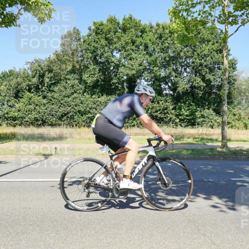 09.08.2026 - GEWOBA Citytriathlon Bremen Michael Burmester http://msf.ph/oto/9962359 09.08.2026 14:23:34 Radfahren 318, 332, 375, 424, 426, 463, 467 meine-sportfotos.de