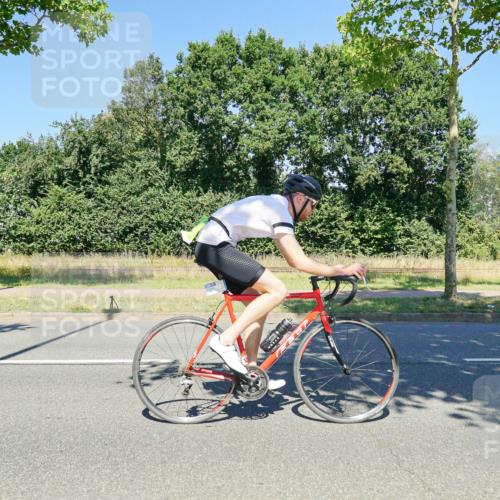 09.08.2026 - GEWOBA Citytriathlon Bremen Michael Burmester http://msf.ph/oto/9962507 09.08.2026 14:28:44 Radfahren 11, 50, 77, 109, 155, 350 meine-sportfotos.de