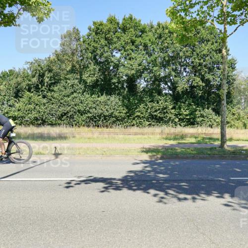 09.08.2026 - GEWOBA Citytriathlon Bremen Michael Burmester http://msf.ph/oto/9962553 09.08.2026 14:29:58 Radfahren 137, 164, 418, 469, 512 meine-sportfotos.de