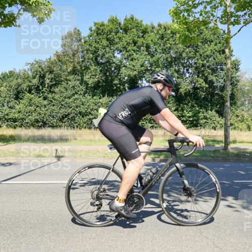 09.08.2026 - GEWOBA Citytriathlon Bremen Michael Burmester http://msf.ph/oto/9962575 09.08.2026 14:30:41 Radfahren 27, 36, 54, 91, 105, 118, 128, 135, 159, 186, 200, 270, 374, 433 meine-sportfotos.de