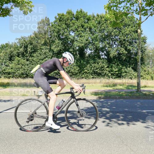 09.08.2026 - GEWOBA Citytriathlon Bremen Michael Burmester http://msf.ph/oto/9962669 09.08.2026 14:33:37 Radfahren 17, 38, 74, 82, 146, 218, 232, 263, 308, 371, 470 meine-sportfotos.de